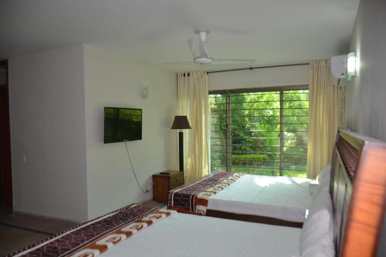 Hotel The Travelers Den Islamabad Exterior foto